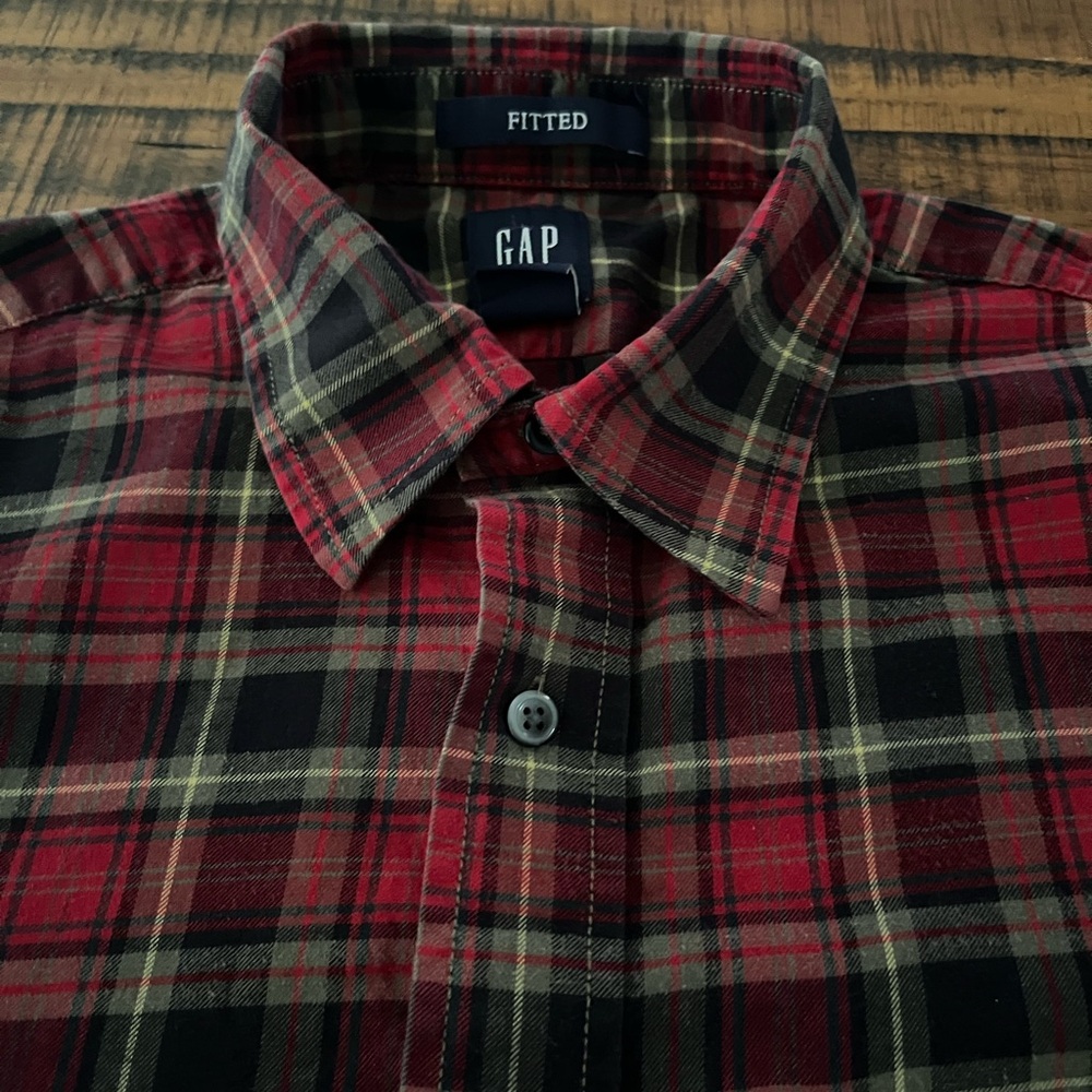 VINTAGE Gap Shirt Mens Size Medium Button Up Plaid Red/ Black